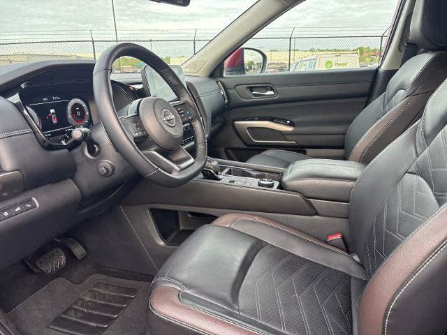 Used 2024 Nissan Pathfinder Platinum AWD/4WD image 15