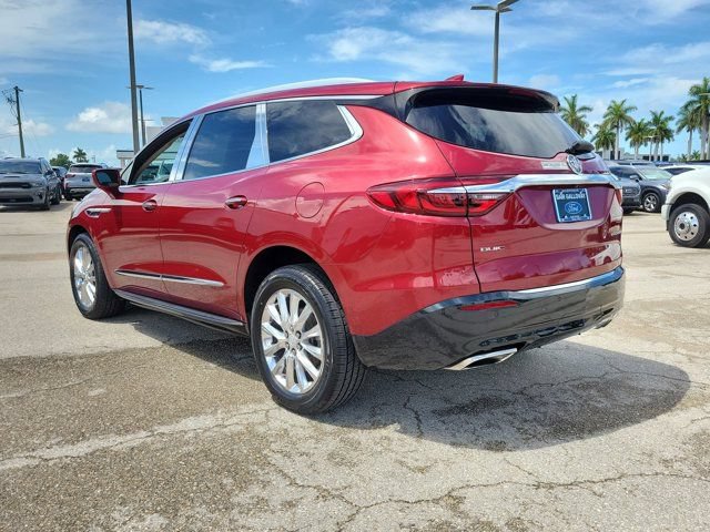 Used 2018 Buick Enclave Premium w/ Experience Buick Package FWD image 4