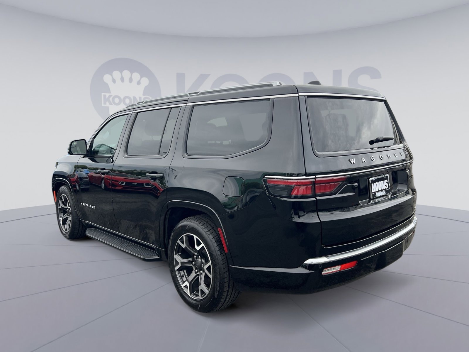 Used 2024 Jeep Wagoneer Series III AWD/4WD image 8