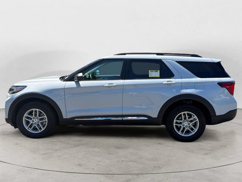 Certified 2025 Ford Explorer Active AWD/4WD image 2