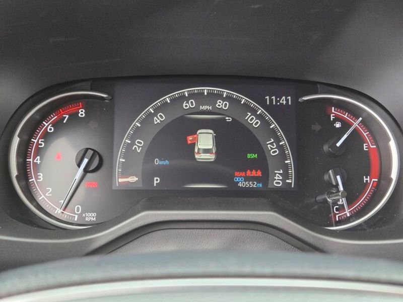 Used 2021 Toyota RAV4 Limited image 29