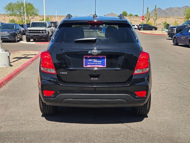 Used 2021 Chevrolet Trax LT w/ Midnight Edition image 4