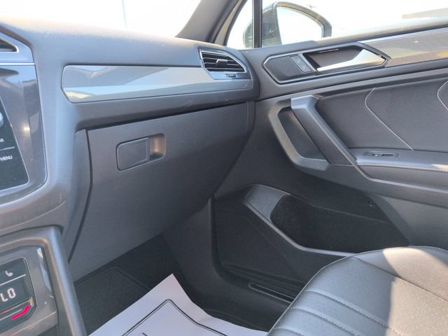 Used 2022 Volkswagen Tiguan SE R-Line AWD/4WD image 26
