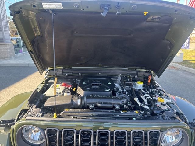 Used 2024 Jeep Wrangler Unlimited w/ Convenience Group AWD/4WD image 17