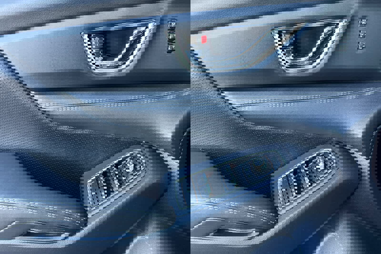 Used 2023 Subaru Ascent Limited w/ Technology Package image 12