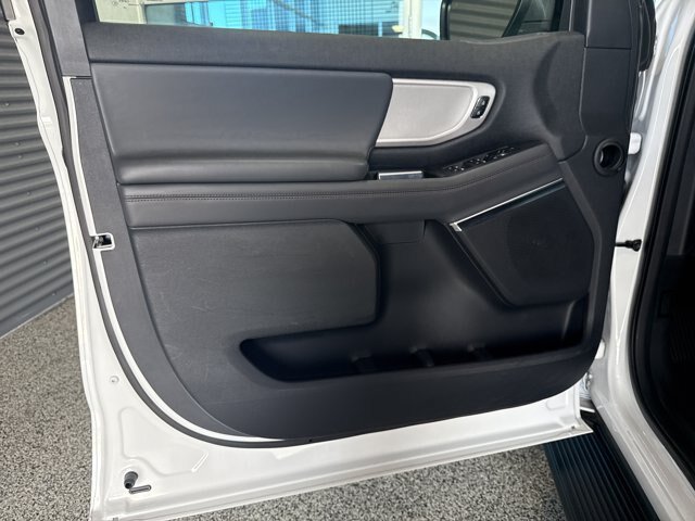 Certified 2025 Ford Expedition Active AWD/4WD image 5
