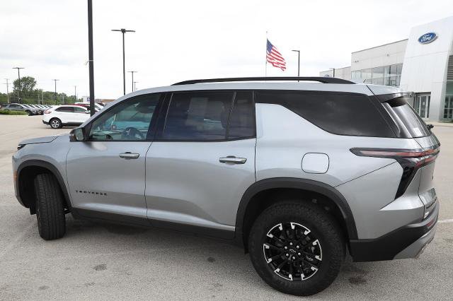 Used 2025 Chevrolet Traverse Z71 AWD/4WD image 17