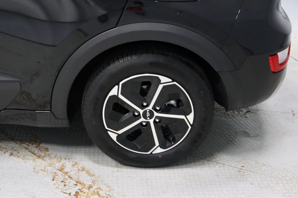 Used 2023 Kia Niro LX FWD image 19
