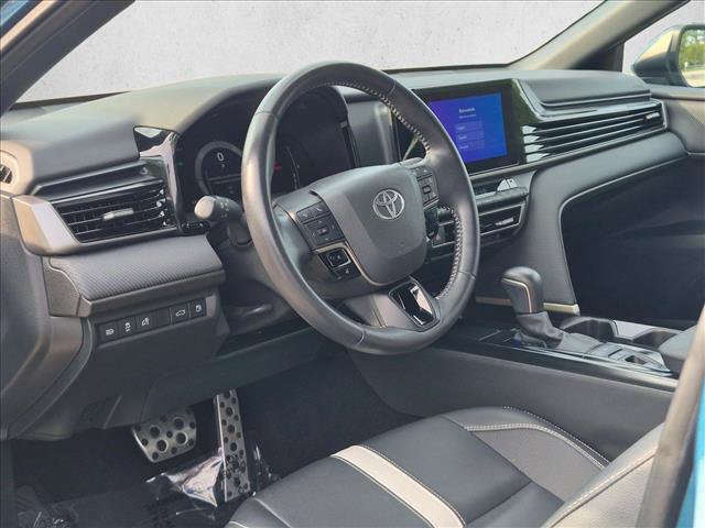 Used 2025 Toyota Camry SE FWD image 9