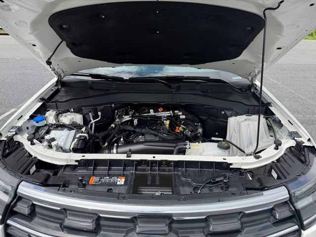 Certified 2025 Ford Explorer Active w/ Active Comfort Package AWD/4WD image 23