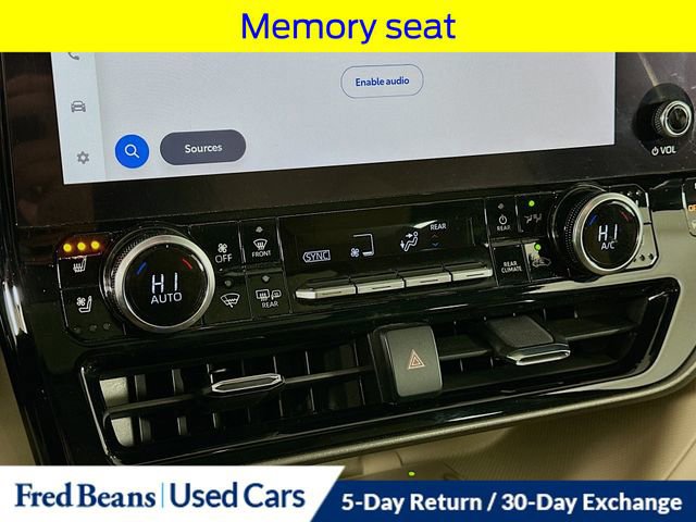 Used 2023 Toyota Highlander Limited image 17