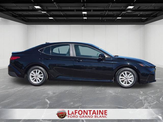 Used 2025 Toyota Camry LE FWD image 6