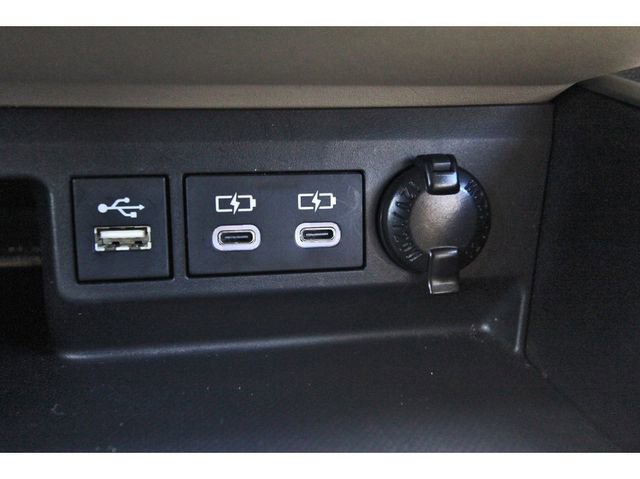 Used 2023 Toyota Highlander XLE FWD image 28