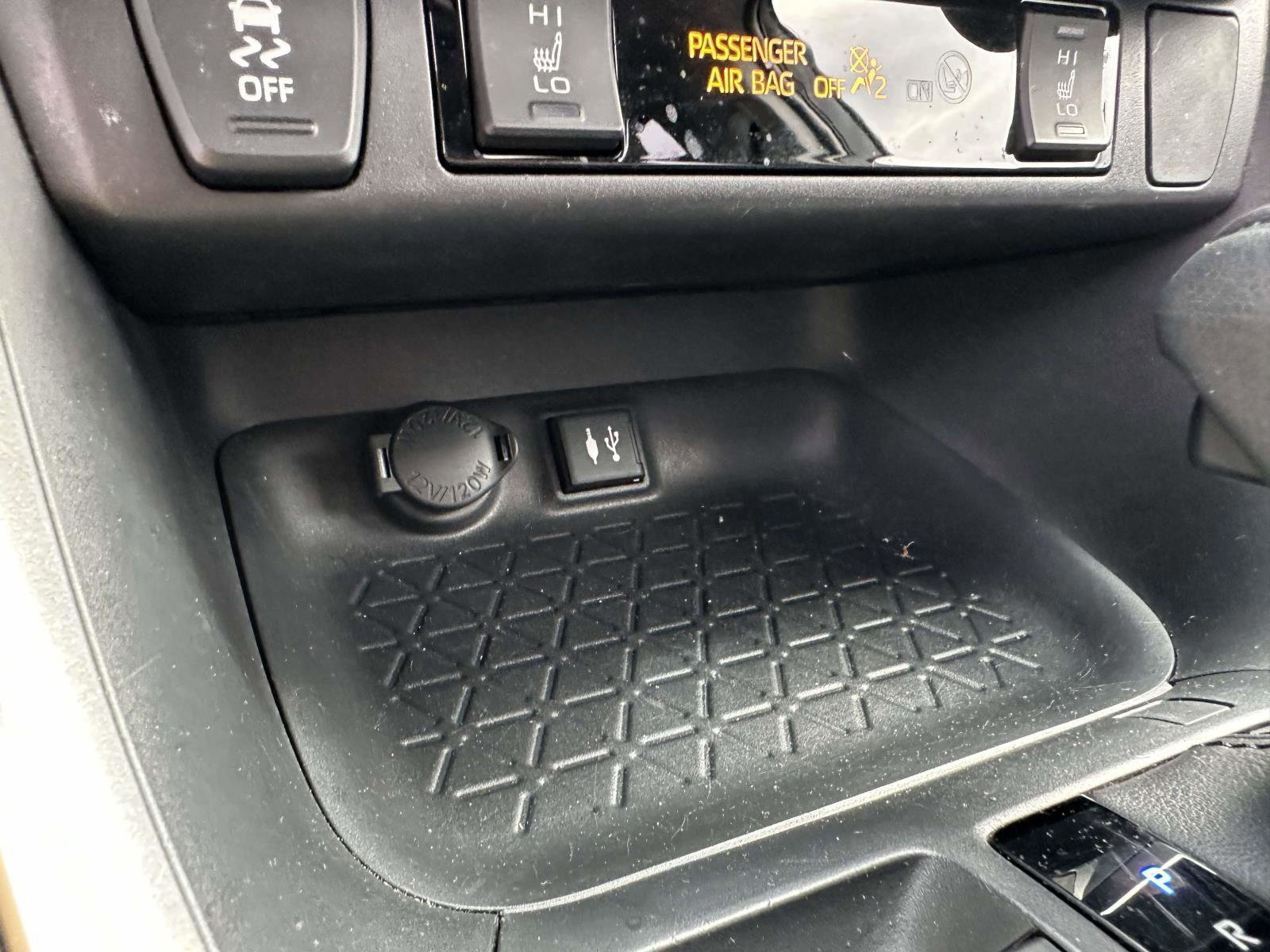 Used 2019 Toyota RAV4 XLE image 22