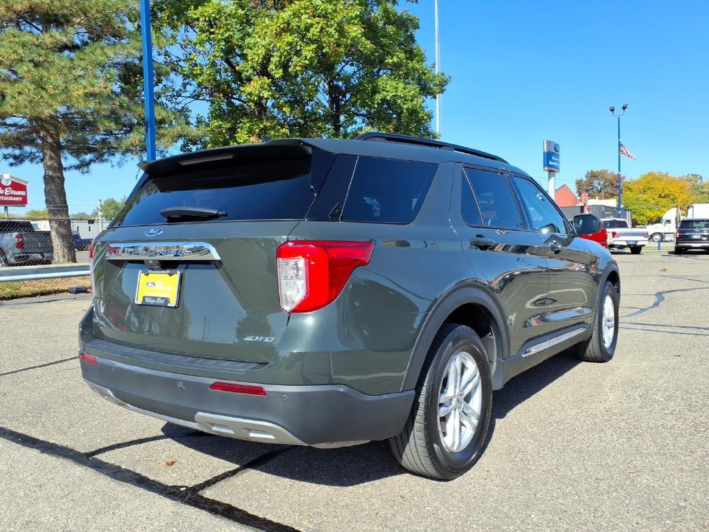 Certified 2023 Ford Explorer XLT w/ Equipment Group 202A AWD/4WD image 6