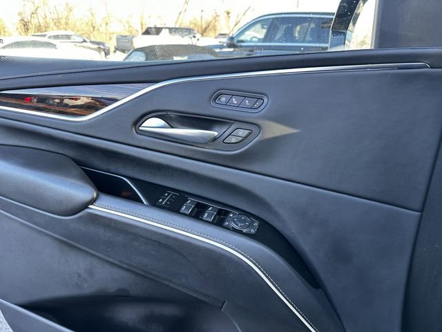 Used 2022 Cadillac Escalade Premium Luxury image 32