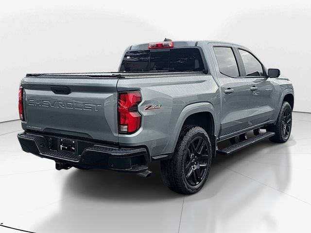 Used 2024 Chevrolet Colorado Z71 w/ Z71 Convenience Package 2 AWD/4WD image 3