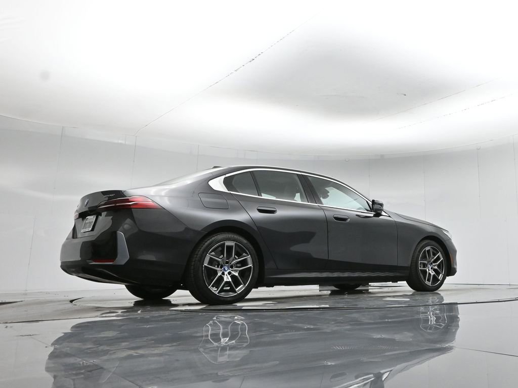 Used 2024 BMW i5 eDrive40i image 15