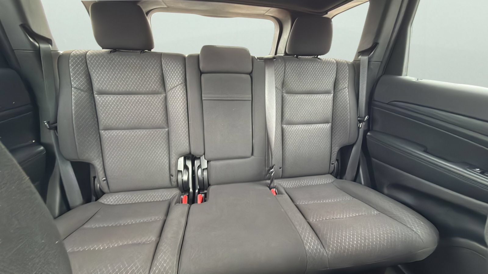 Used 2021 Jeep Grand Cherokee Laredo RWD image 25