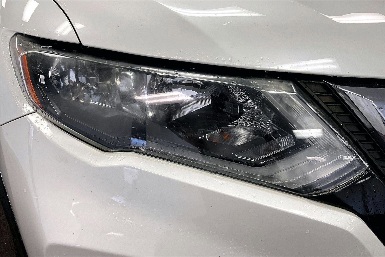 Used 2017 Nissan Rogue SV image 27