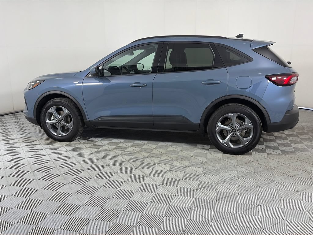 Certified 2025 Ford Escape ST-Line Select w/ Tech Pack #1 AWD/4WD image 4