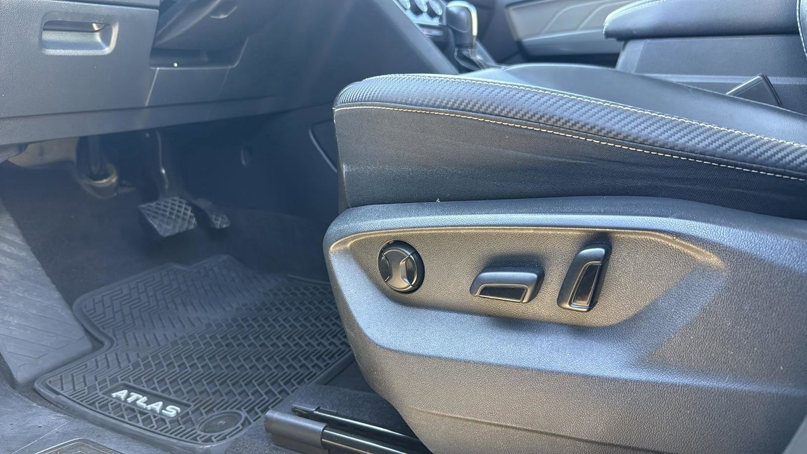 Used 2022 Volkswagen Atlas Cross Sport SE image 10