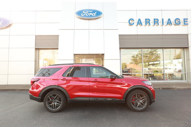 Certified 2025 Ford Explorer ST-Line w/ Premium Package AWD/4WD image 4