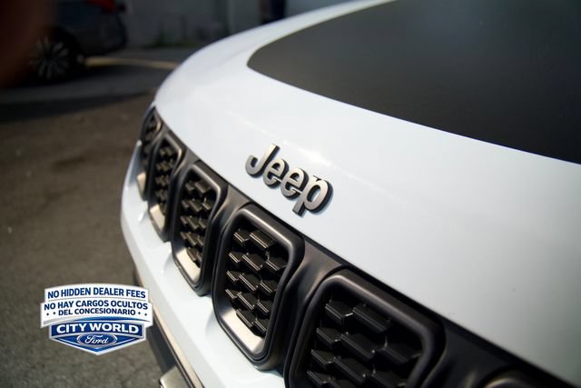 Used 2025 Jeep Compass Trailhawk AWD/4WD image 7