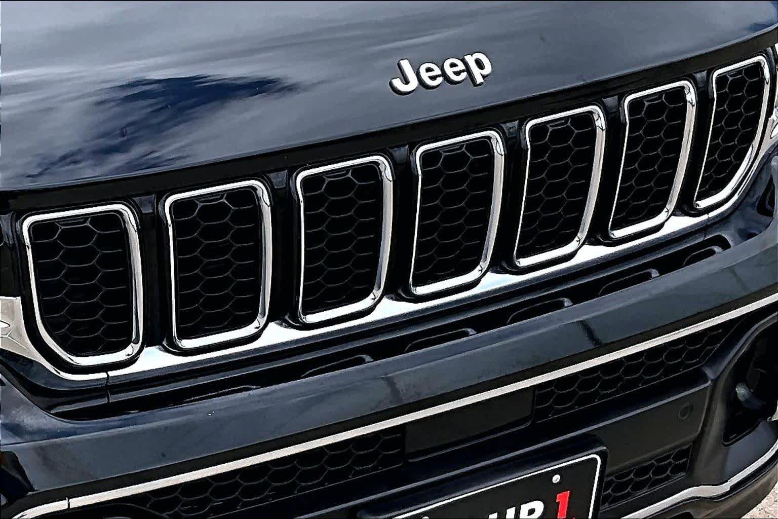 Used 2021 Jeep Grand Cherokee L Overland w/ Luxury Tech Group IV RWD image 58