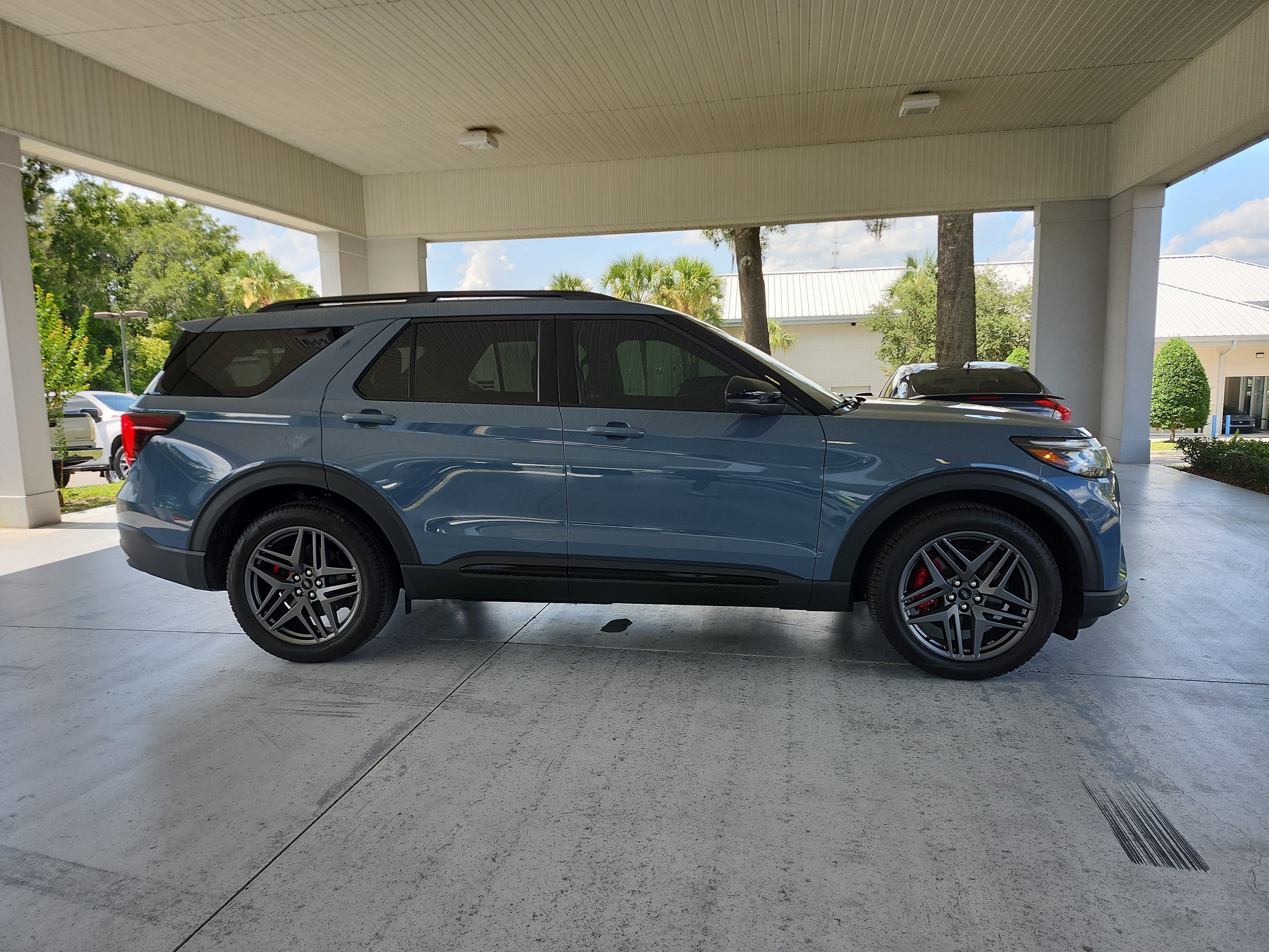 Certified 2026 Ford Explorer ST w/ Sun And Sound Package AWD/4WD image 6