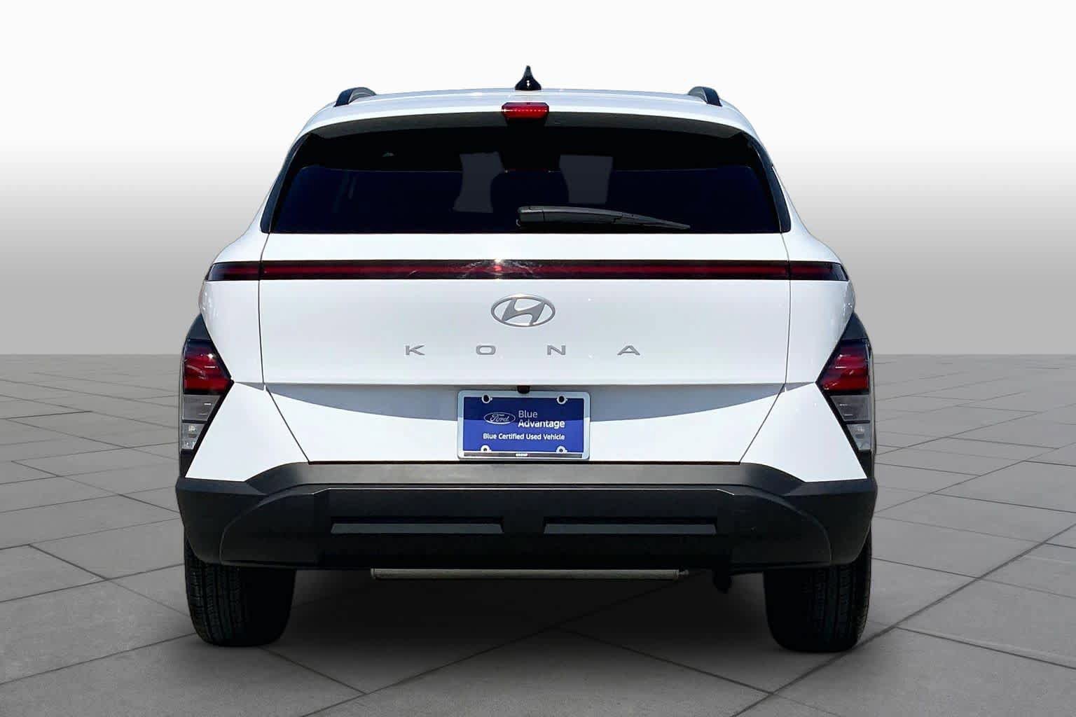 Used 2024 Hyundai Kona SEL FWD image 5