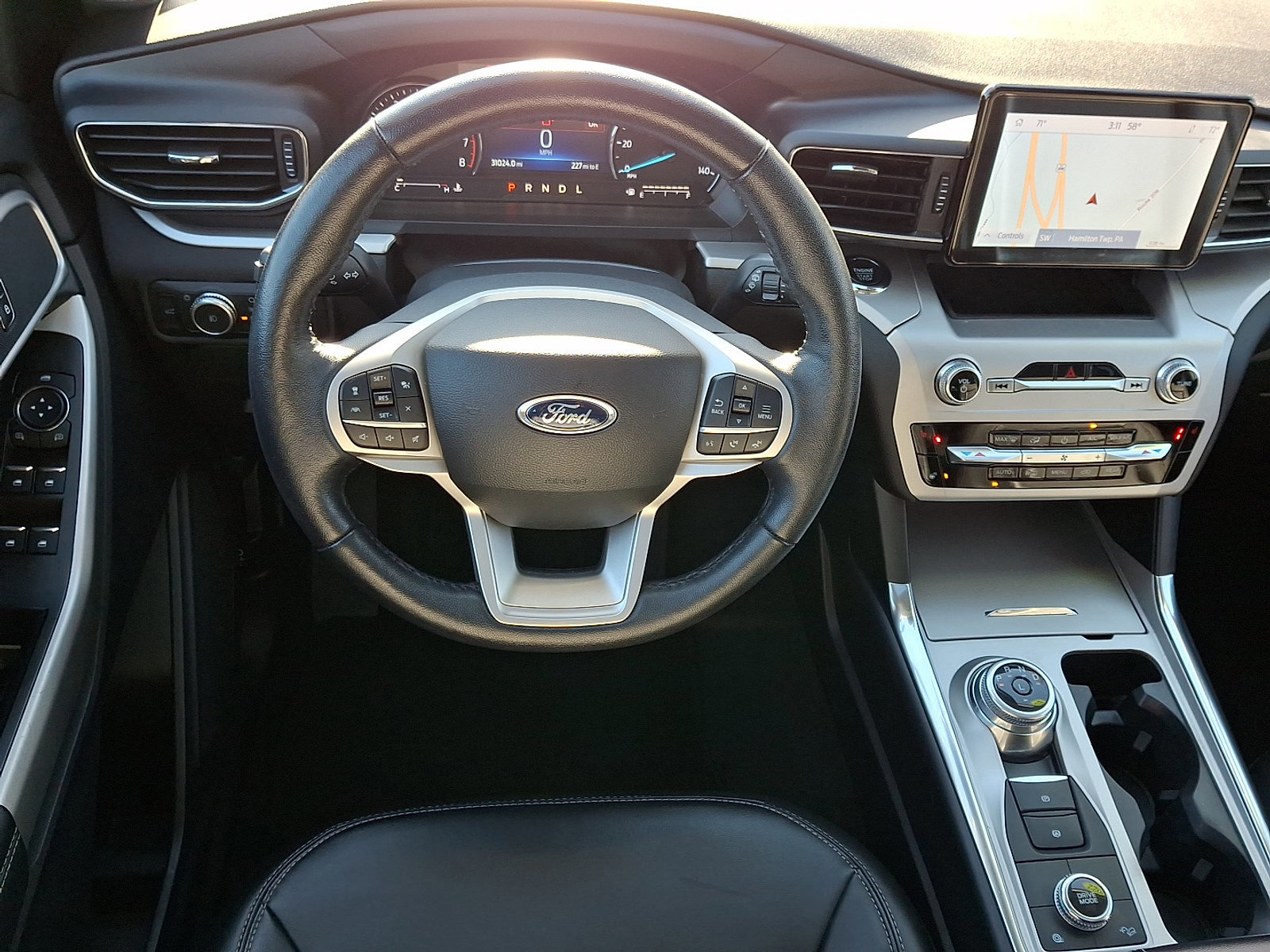 Certified 2022 Ford Explorer XLT w/ Equipment Group 202A image 11