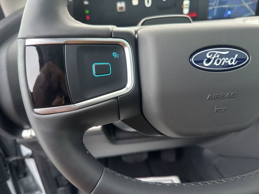 Certified 2025 Ford Expedition Active image 20