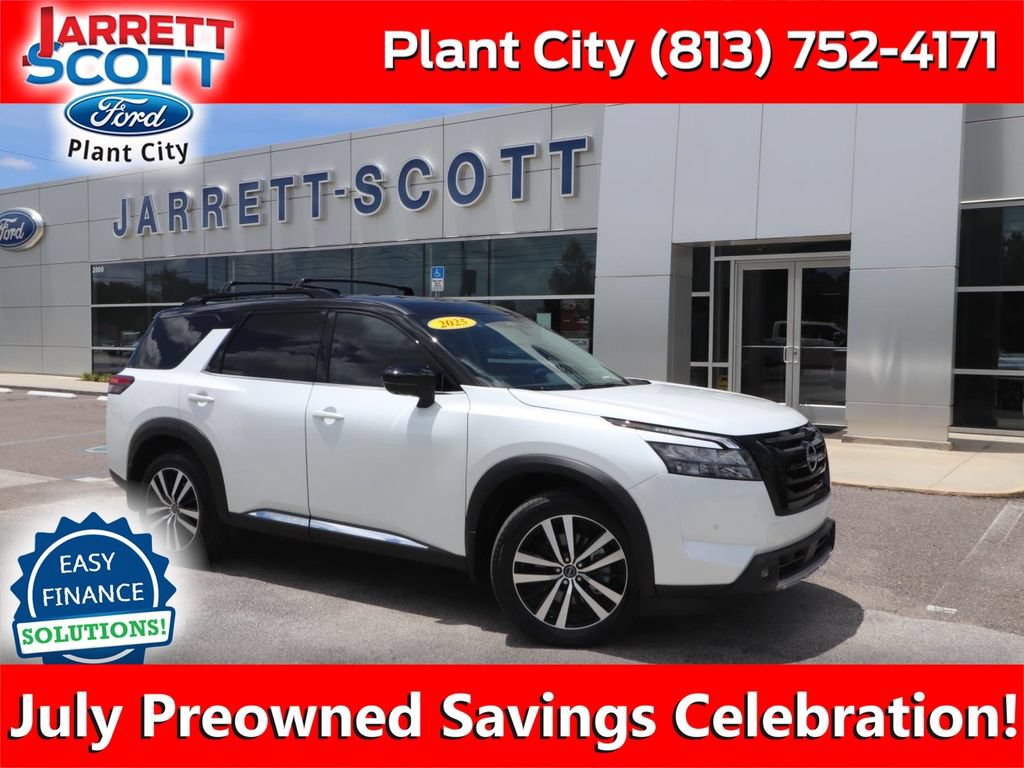 Used 2025 Nissan Pathfinder Platinum w/ Black Appearance Package