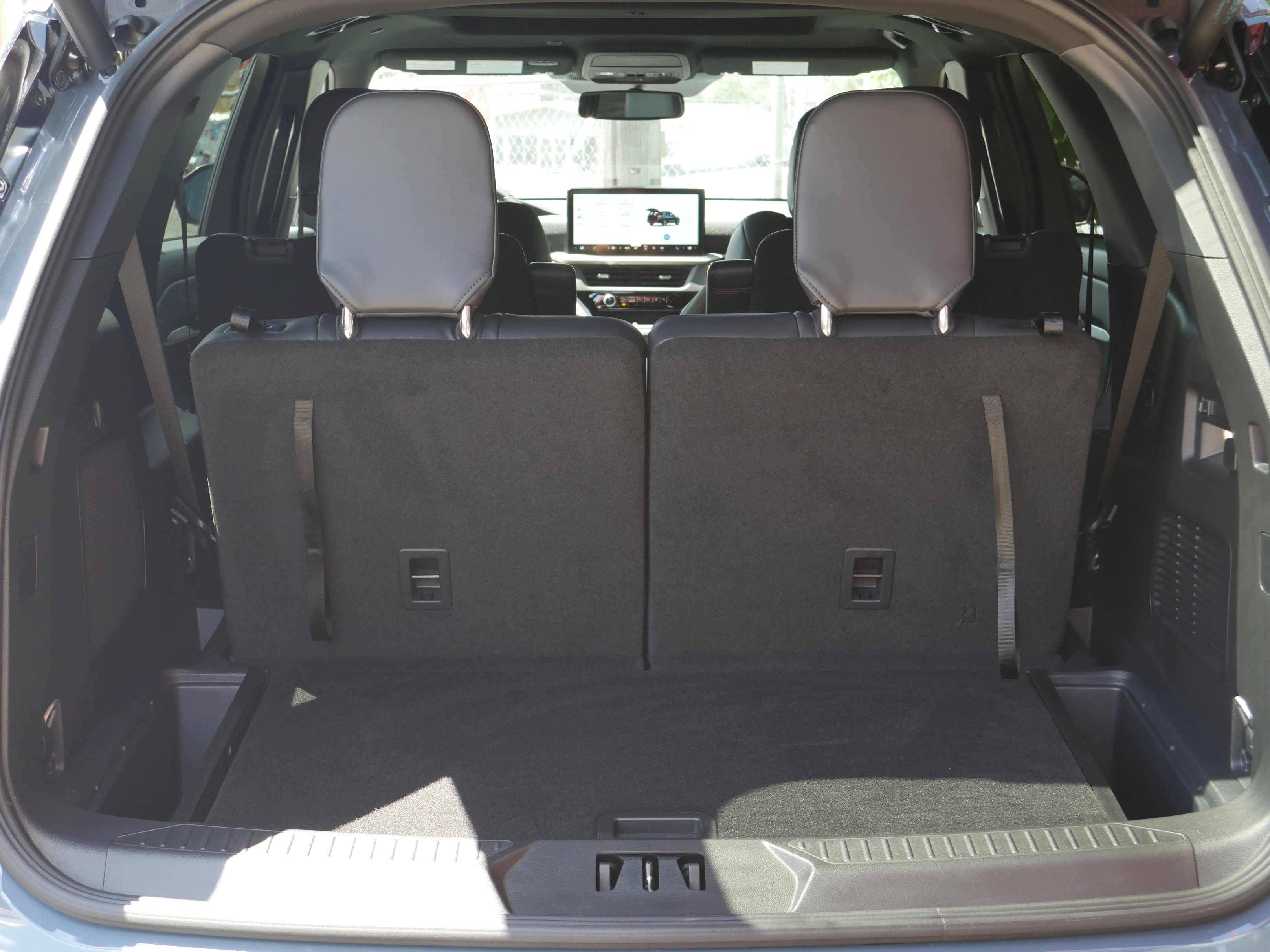 Certified 2025 Ford Explorer ST-Line w/ Premium Package AWD/4WD image 25