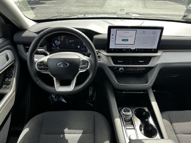 Certified 2025 Ford Explorer Active AWD/4WD image 3
