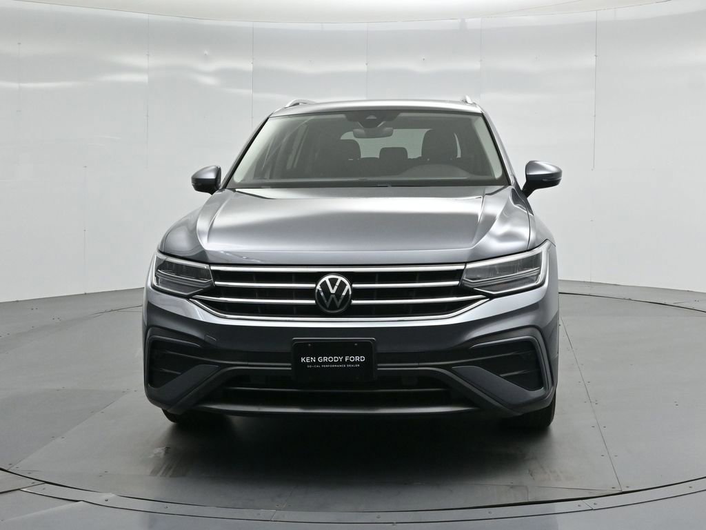 Used 2023 Volkswagen Tiguan SE w/ Panoramic Sunroof Package image 31