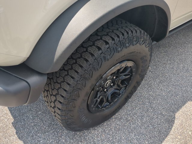 Certified 2025 Ford Bronco Badlands AWD/4WD image 12