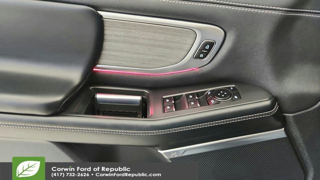 Certified 2025 Ford Expedition Platinum image 21