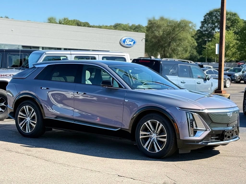 Used 2024 Cadillac Lyriq Luxury w/ LPO, Floor Liner Package AWD/4WD image 35