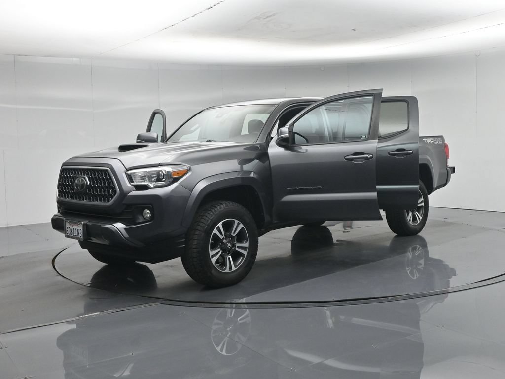 Used 2019 Toyota Tacoma TRD Sport AWD/4WD image 31
