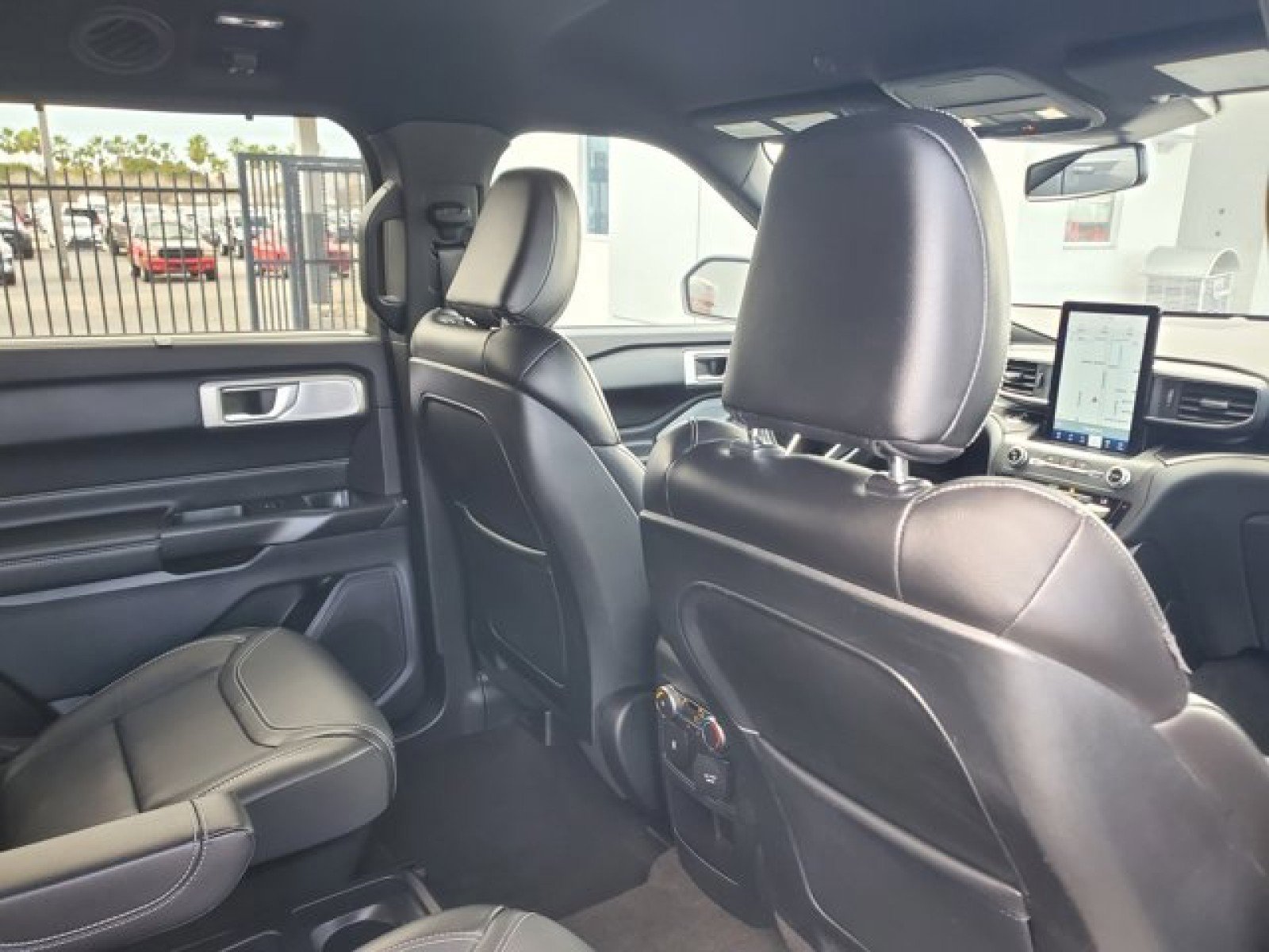 Certified 2020 Ford Explorer ST w/ Premium Technology Package image 30