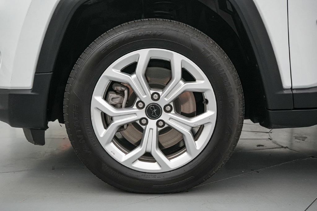Used 2025 Jeep Compass Latitude AWD/4WD image 10