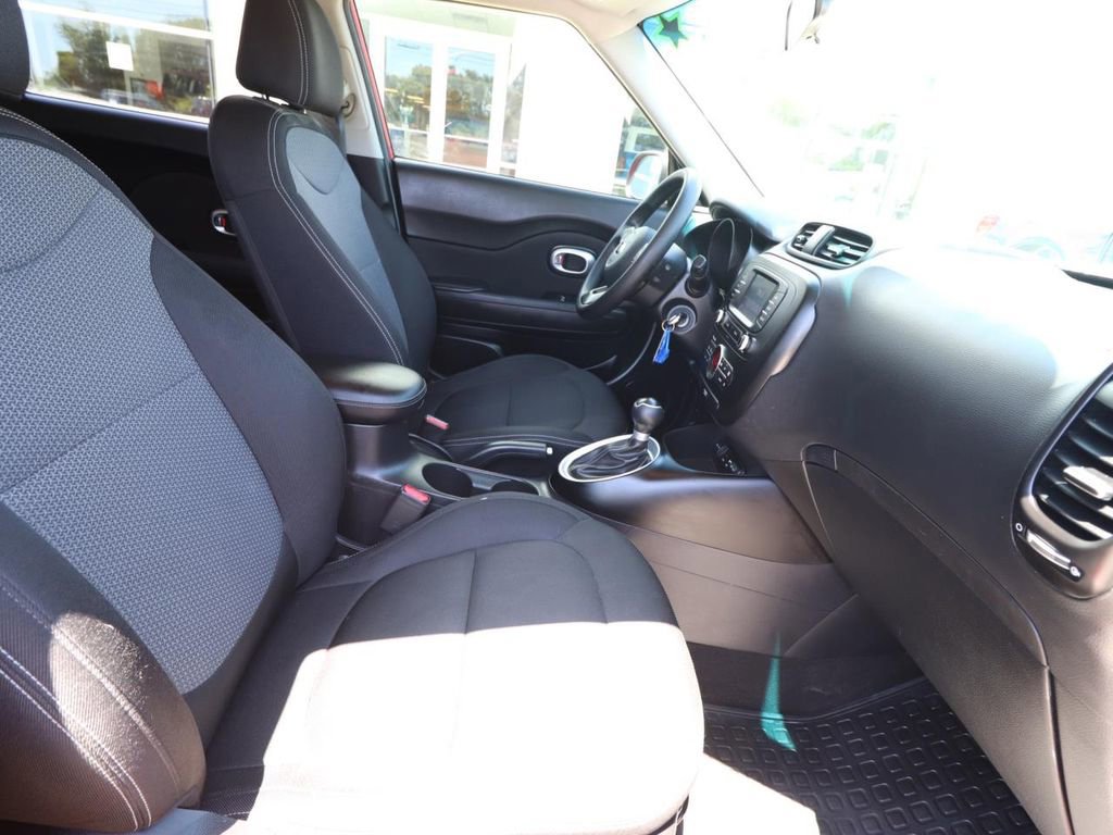Used 2017 Kia Soul + FWD image 15