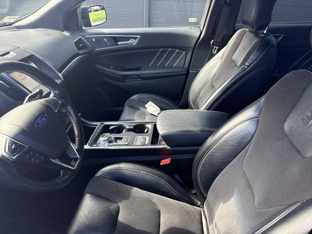 Certified 2019 Ford Edge ST w/ Cold Weather Package AWD/4WD image 35