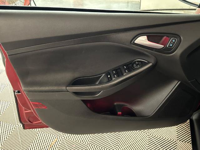 Certified 2017 Ford Focus SEL FWD image 11
