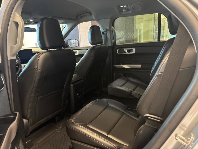 Certified 2023 Ford Explorer XLT w/ Equipment Group 202A RWD image 11