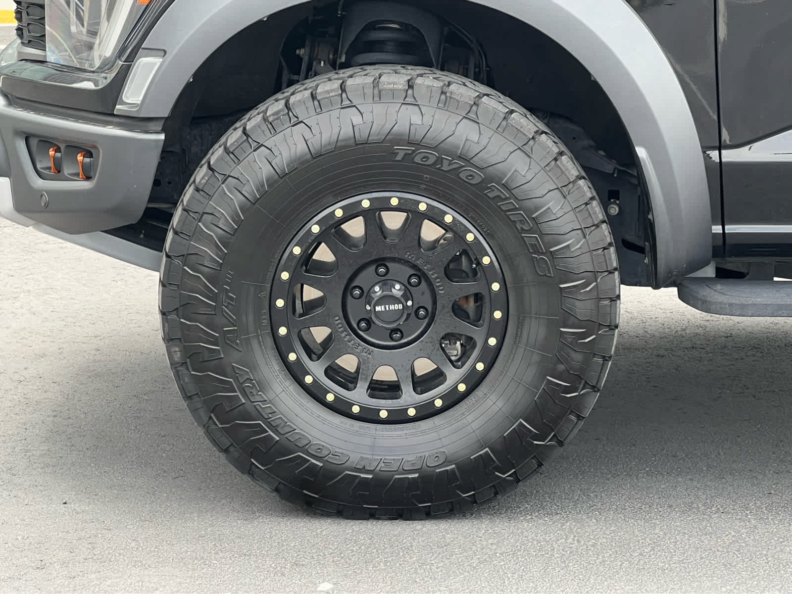Certified 2022 Ford F150 Raptor w/ Raptor 37 Performance Package AWD/4WD image 13