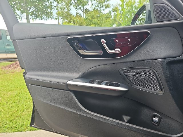 Used 2025 Mercedes-Benz C 300 Sedan image 27