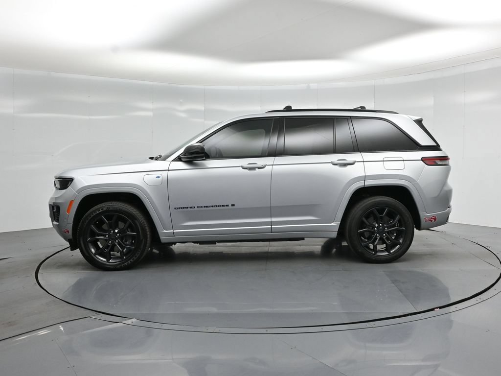 Used 2023 Jeep Grand Cherokee 30th Anniversary AWD/4WD image 30